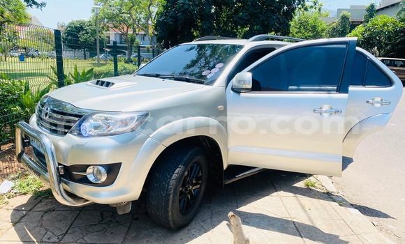 Tenga Tsaru Toyota Fortuner Zvimwe Mota in Maputo in Maputo