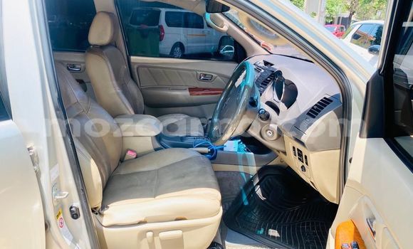 Nunua Ilio tumika Toyota Fortuner Nyingine Gari ndani ya Maputo nchini Maputo Nunua Ilio tumika Toyota Fortuner Nyingine Gari ndani ya Maputo nchini Maputo