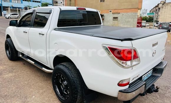 Nunua Ilio tumika Mazda BT-50 Nyeupe Gari ndani ya Maputo nchini Maputo Nunua Ilio tumika Mazda BT-50 Nyeupe Gari ndani ya Maputo nchini Maputo