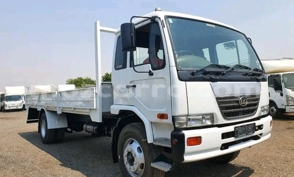 Comprar Usado Nissan UD Branco Caminhão em Maputo em Maputo