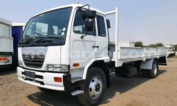 Tenga Tsaru Nissan UD Chena Rori in Maputo in Maputo Tenga Tsaru Nissan UD Chena Rori in Maputo in Maputo