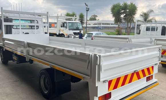 Tenga Tsaru Nissan UD Chena Rori in Maputo in Maputo Tenga Tsaru Nissan UD Chena Rori in Maputo in Maputo