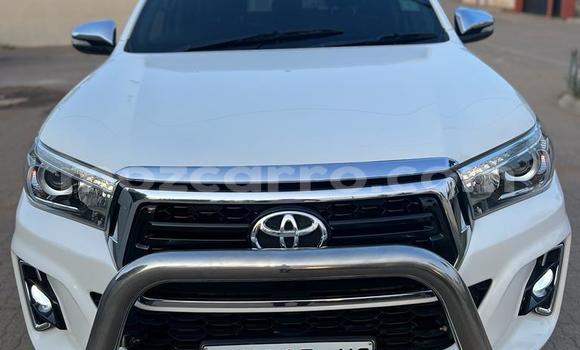 Buy Used Toyota Hiluxe Revo White Car in Maputo in Maputo Buy Used Toyota Hiluxe Revo White Car in Maputo in Maputo