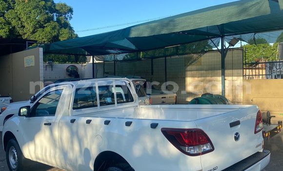 Nunua Ilio tumika Mazda BT-50 Nyeupe Gari ndani ya Maputo nchini Maputo Nunua Ilio tumika Mazda BT-50 Nyeupe Gari ndani ya Maputo nchini Maputo