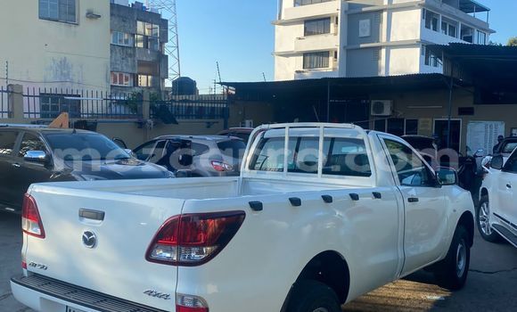 Nunua Ilio tumika Mazda BT-50 Nyeupe Gari ndani ya Maputo nchini Maputo Nunua Ilio tumika Mazda BT-50 Nyeupe Gari ndani ya Maputo nchini Maputo