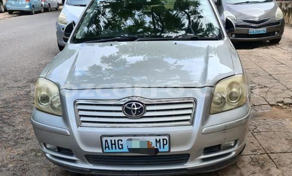 Comprar Usado Toyota Avensis Prata Carro em Maputo em Maputo
