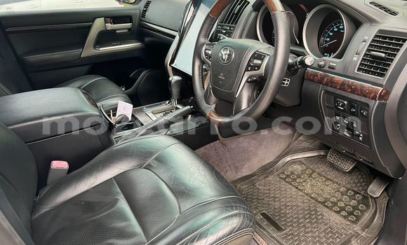 Comprar Usado Toyota Land Cruiser Branco Carro em Maputo em Maputo Comprar Usado Toyota Land Cruiser Branco Carro em Maputo em Maputo