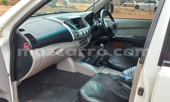 Buy Used Mitsubishi Triton White Car in Maputo in Maputo Buy Used Mitsubishi Triton White Car in Maputo in Maputo