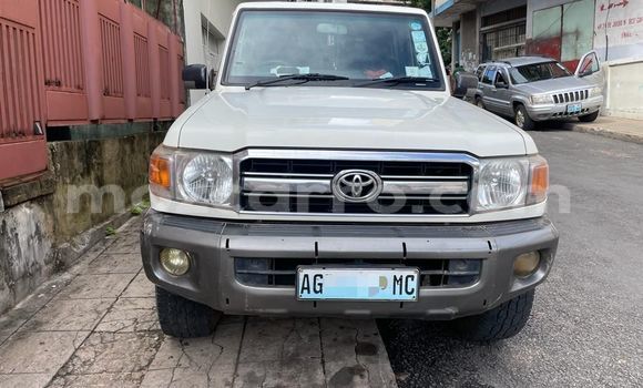 Nunua Ilio tumika Toyota Land Cruiser Nyeupe Gari ndani ya Maputo nchini Maputo Nunua Ilio tumika Toyota Land Cruiser Nyeupe Gari ndani ya Maputo nchini Maputo