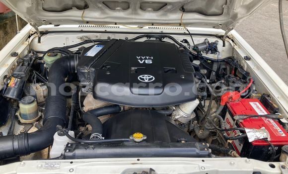 Nunua Ilio tumika Toyota Land Cruiser Nyeupe Gari ndani ya Maputo nchini Maputo Nunua Ilio tumika Toyota Land Cruiser Nyeupe Gari ndani ya Maputo nchini Maputo