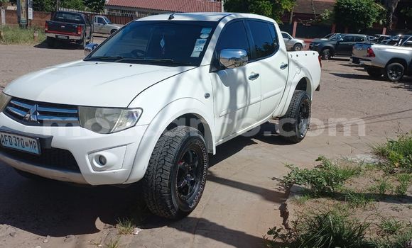 Buy Used Mitsubishi Triton White Car in Maputo in Maputo Buy Used Mitsubishi Triton White Car in Maputo in Maputo