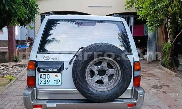 Nunua Ilio tumika Toyota Prado Nyeupe Gari ndani ya Maputo nchini Maputo Nunua Ilio tumika Toyota Prado Nyeupe Gari ndani ya Maputo nchini Maputo