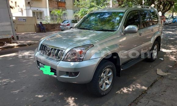 Nunua Ilio tumika Toyota Land Cruiser Prado Fedha Gari ndani ya Maputo nchini Maputo Nunua Ilio tumika Toyota Land Cruiser Prado Fedha Gari ndani ya Maputo nchini Maputo