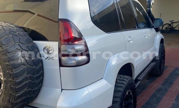 Nunua Ilio tumika Toyota Land Cruiser Prado Nyeupe Gari ndani ya Maputo nchini Maputo Nunua Ilio tumika Toyota Land Cruiser Prado Nyeupe Gari ndani ya Maputo nchini Maputo