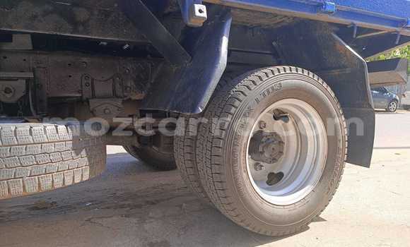 Comprar Usado Toyota HiAce Azul Caminhão em Maputo em Maputo Comprar Usado Toyota HiAce Azul Caminhão em Maputo em Maputo