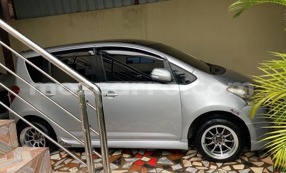 Comprar Usado Toyota Ractis Prata Carro em Maputo em Maputo Comprar Usado Toyota Ractis Prata Carro em Maputo em Maputo