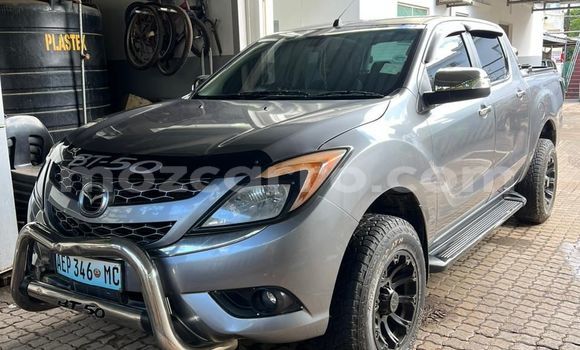 Comprar Usado Mazda BT-50 Prata Carro em Maputo em Maputo