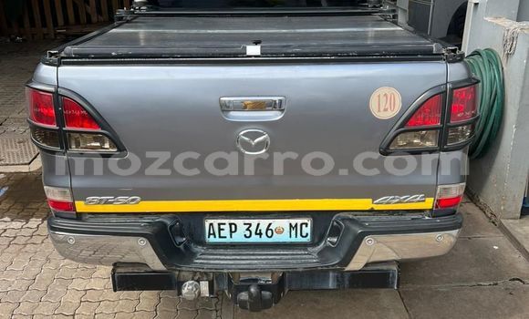 Nunua Ilio tumika Mazda BT-50 Fedha Gari ndani ya Maputo nchini Maputo Nunua Ilio tumika Mazda BT-50 Fedha Gari ndani ya Maputo nchini Maputo