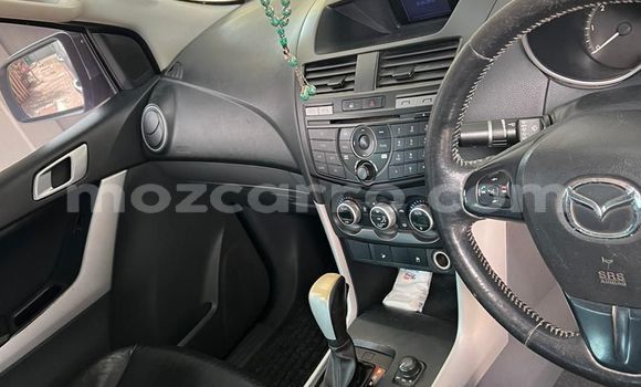 Nunua Ilio tumika Mazda BT-50 Fedha Gari ndani ya Maputo nchini Maputo Nunua Ilio tumika Mazda BT-50 Fedha Gari ndani ya Maputo nchini Maputo