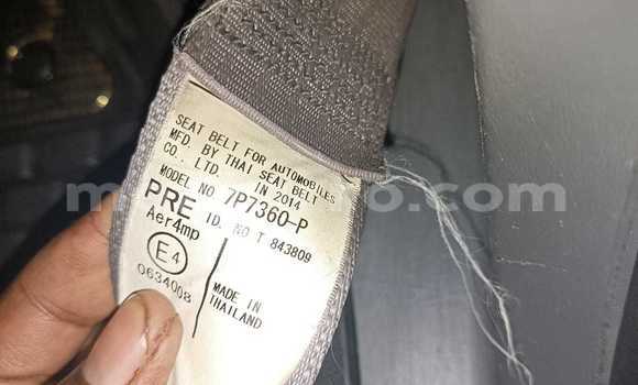 Nunua Ilio tumika Toyota Hilux Nyeupe Gari ndani ya Maputo nchini Maputo Nunua Ilio tumika Toyota Hilux Nyeupe Gari ndani ya Maputo nchini Maputo