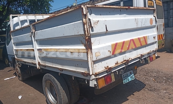 Comprar Usado Mitsubishi Canter Branco Caminhão em Maputo em Maputo Comprar Usado Mitsubishi Canter Branco Caminhão em Maputo em Maputo