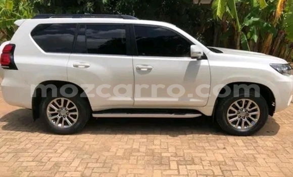 Buy Used Toyota Land Cruiser Prado White Car in Maputo in Maputo Buy Used Toyota Land Cruiser Prado White Car in Maputo in Maputo