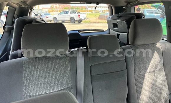 Nunua Ilio tumika Toyota Land Cruiser Prado Fedha Gari ndani ya Maputo nchini Maputo Nunua Ilio tumika Toyota Land Cruiser Prado Fedha Gari ndani ya Maputo nchini Maputo