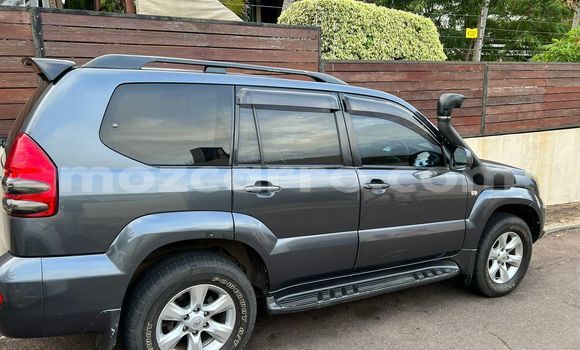 Nunua Ilio tumika Toyota Land Cruiser Prado Fedha Gari ndani ya Maputo nchini Maputo Nunua Ilio tumika Toyota Land Cruiser Prado Fedha Gari ndani ya Maputo nchini Maputo