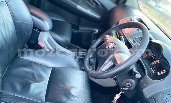 Nunua Ilio tumika Toyota Hilux Nyeupe Gari ndani ya Maputo nchini Maputo Nunua Ilio tumika Toyota Hilux Nyeupe Gari ndani ya Maputo nchini Maputo