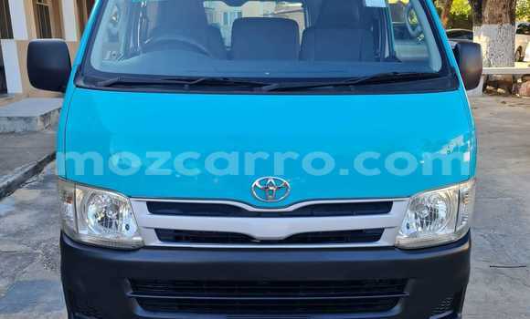 Comprar Usado Toyota Hiace Azul Carro em Moçambique em Nampula