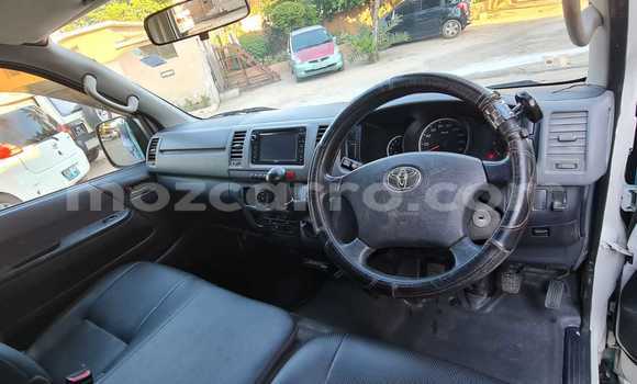 Tenga Tsaru Toyota Hiace Bhuruu Mota in Mocambique in Nampula Tenga Tsaru Toyota Hiace Bhuruu Mota in Mocambique in Nampula