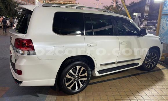 Tenga Tsaru Toyota Prado Chena Mota in Mocambique in Nampula Tenga Tsaru Toyota Prado Chena Mota in Mocambique in Nampula