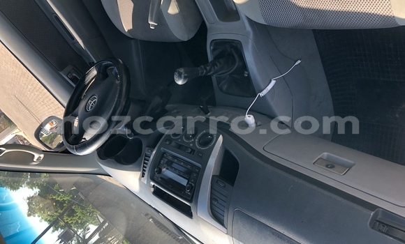 Nunua Ilio tumika Toyota Hilux Nyeupe Gari ndani ya Maputo nchini Maputo Nunua Ilio tumika Toyota Hilux Nyeupe Gari ndani ya Maputo nchini Maputo