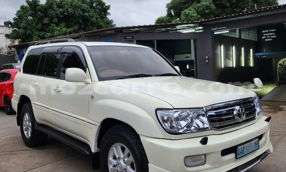 Buy Used Toyota Land Cruiser White Car in Maputo in Maputo Buy Used Toyota Land Cruiser White Car in Maputo in Maputo