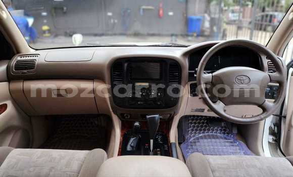 Buy Used Toyota Land Cruiser White Car in Maputo in Maputo Buy Used Toyota Land Cruiser White Car in Maputo in Maputo