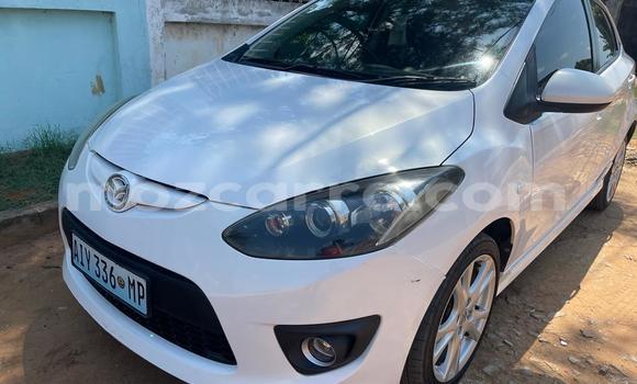 Tenga Tsaru Mazda Demio Chena Mota in Maputo in Maputo