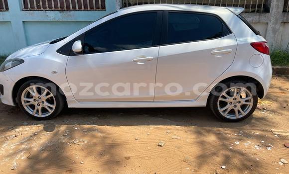 Nunua Ilio tumika Mazda Demio Nyeupe Gari ndani ya Maputo nchini Maputo Nunua Ilio tumika Mazda Demio Nyeupe Gari ndani ya Maputo nchini Maputo