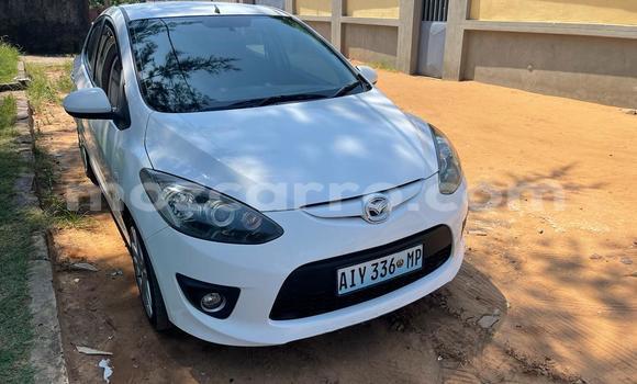 Nunua Ilio tumika Mazda Demio Nyeupe Gari ndani ya Maputo nchini Maputo Nunua Ilio tumika Mazda Demio Nyeupe Gari ndani ya Maputo nchini Maputo