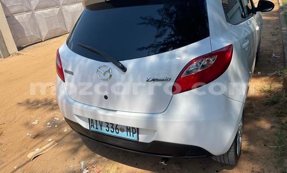 Nunua Ilio tumika Mazda Demio Nyeupe Gari ndani ya Maputo nchini Maputo Nunua Ilio tumika Mazda Demio Nyeupe Gari ndani ya Maputo nchini Maputo
