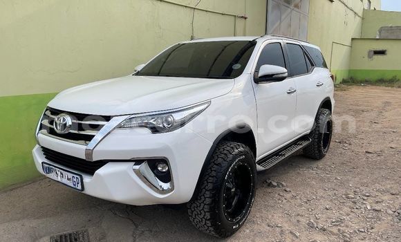 Buy Used Toyota Fortuner White Car in Maputo in Maputo