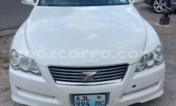 Buy Used Toyota Mark X White Car in Maputo in Maputo