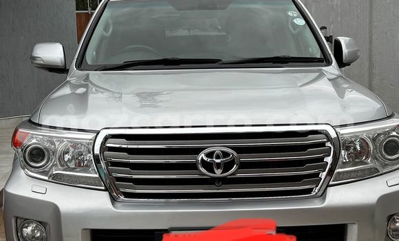 Comprar Usado Toyota Land Cruiser Prata Carro em Maputo em Maputo