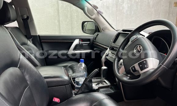Buy Used Toyota Land Cruiser Silver Car in Maputo in Maputo Buy Used Toyota Land Cruiser Silver Car in Maputo in Maputo