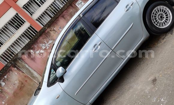 Buy Used Toyota Auris Blue Car in Maputo in Maputo Buy Used Toyota Auris Blue Car in Maputo in Maputo
