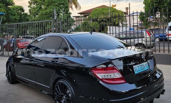 Nunua Ilio tumika Mercedes-Benz C-Classe Nyeusi Gari ndani ya Maputo nchini Maputo Nunua Ilio tumika Mercedes-Benz C-Classe Nyeusi Gari ndani ya Maputo nchini Maputo