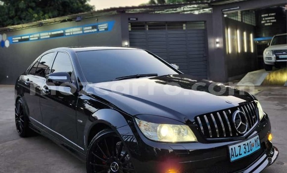 Nunua Ilio tumika Mercedes-Benz C-Classe Nyeusi Gari ndani ya Maputo nchini Maputo Nunua Ilio tumika Mercedes-Benz C-Classe Nyeusi Gari ndani ya Maputo nchini Maputo