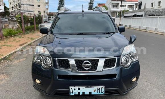 Nunua Ilio tumika Nissan X-Trail Bluu Gari ndani ya Maputo nchini Maputo