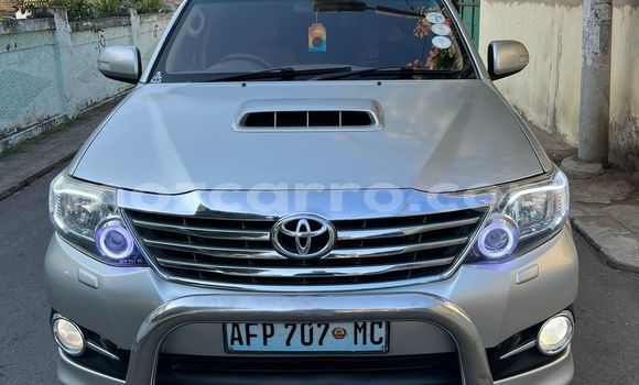 Nunua Ilio tumika Toyota Fortuner Nyingine Gari ndani ya Maputo nchini Maputo Nunua Ilio tumika Toyota Fortuner Nyingine Gari ndani ya Maputo nchini Maputo