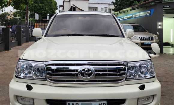 Buy Used Toyota Land Cruiser White Car in Maputo in Maputo Buy Used Toyota Land Cruiser White Car in Maputo in Maputo
