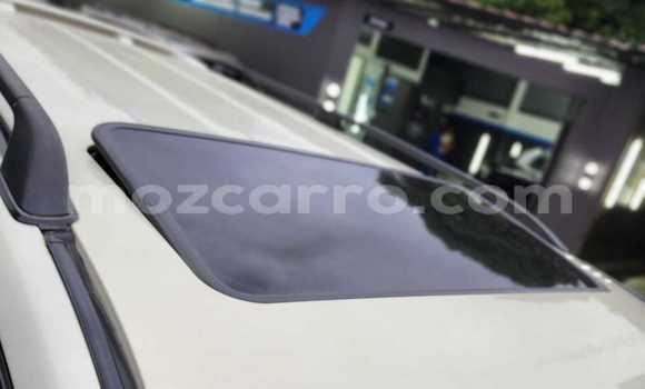 Buy Used Toyota Land Cruiser White Car in Maputo in Maputo Buy Used Toyota Land Cruiser White Car in Maputo in Maputo